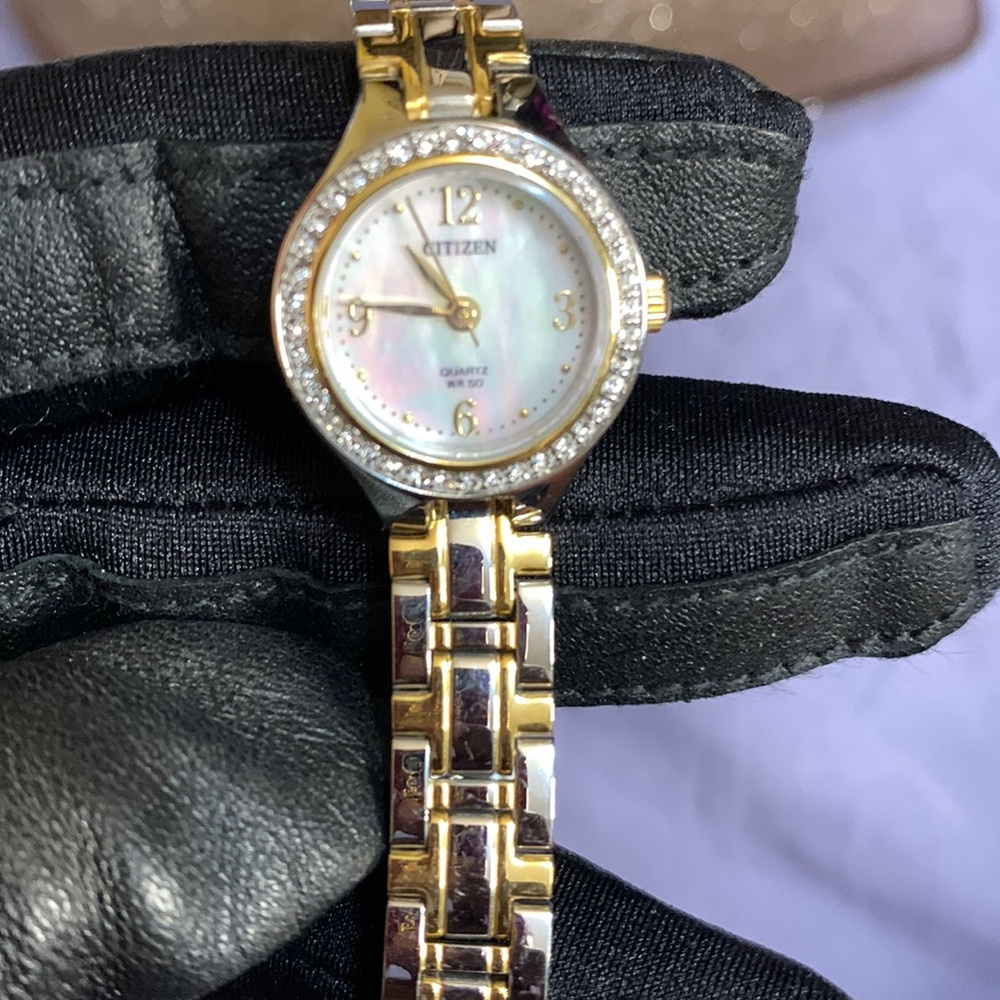 Citizen Crystals Womens Dress Watch BRAND NEW Watch